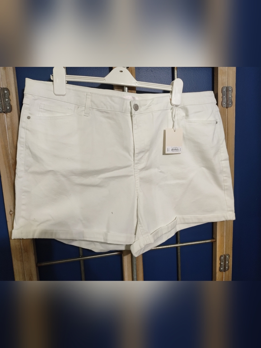 LC Lauren Conrad White Roll-Cuff Bermuda Shorts